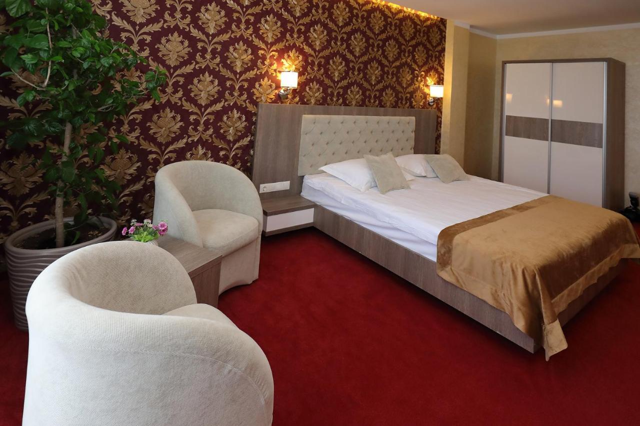Hotel Meliss Events à Craiova Extérieur photo